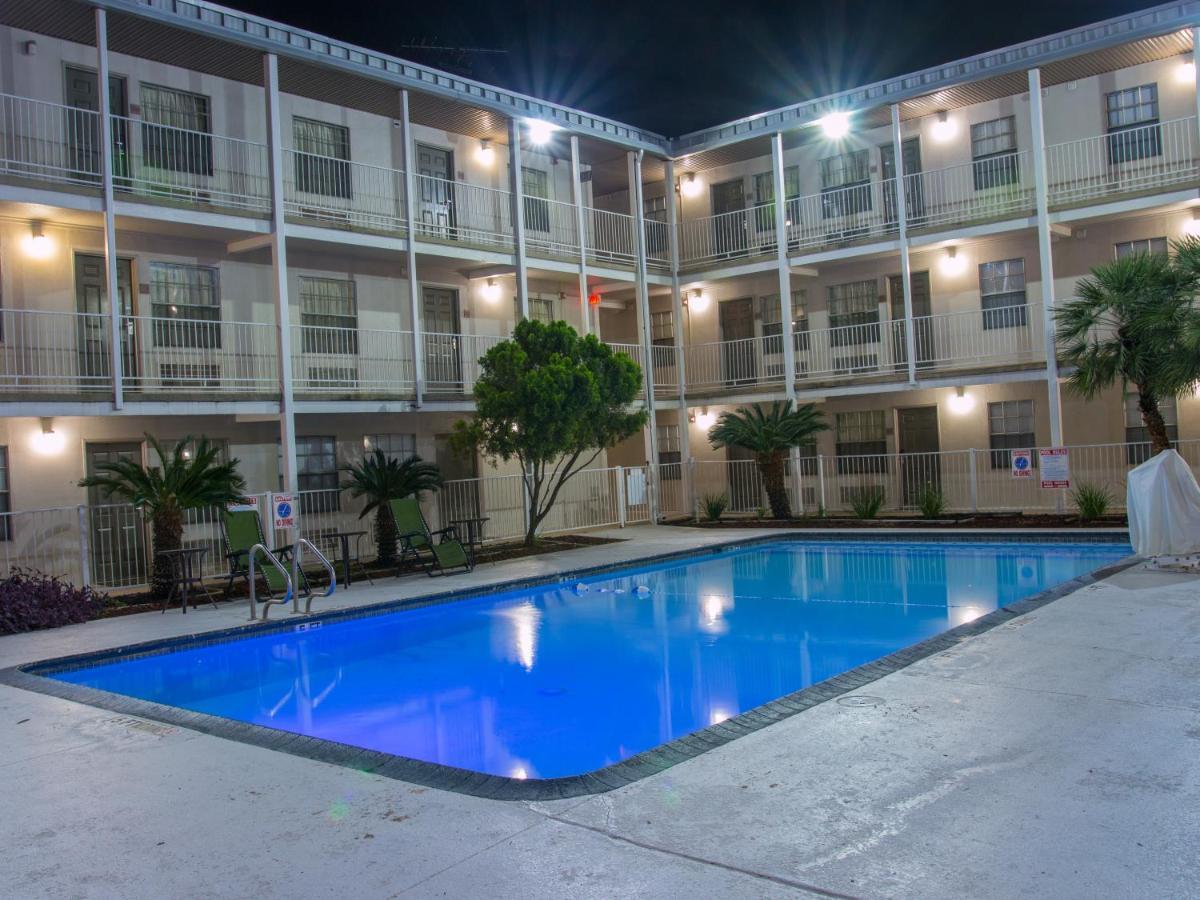 Studio 6-San Antonio, Tx - Lackland Afb Exterior photo